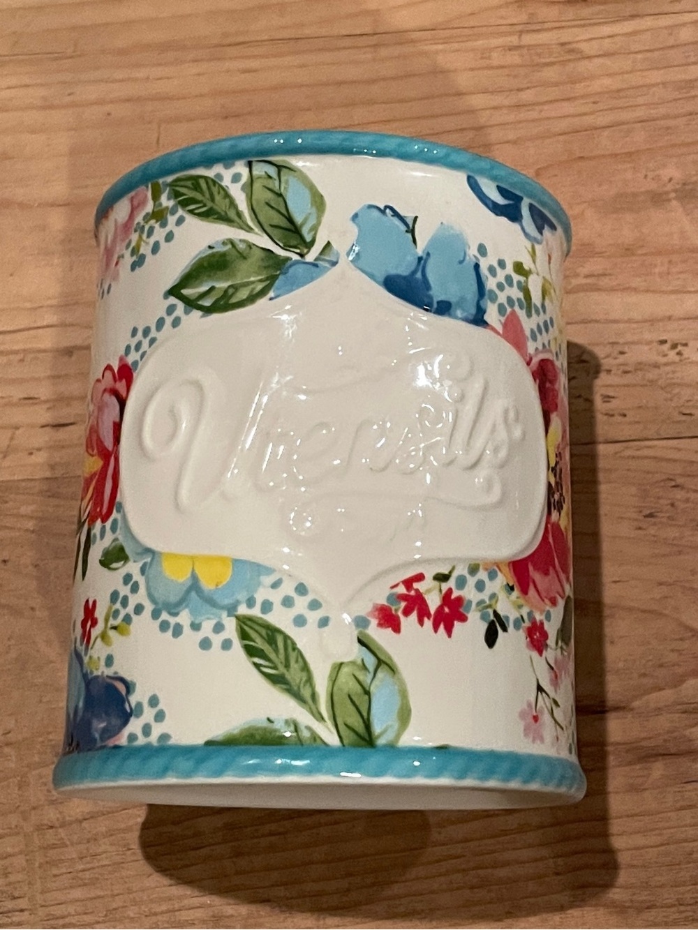 NWT Pioneer Woman “Melody” stoneware floral embossed utensil holder